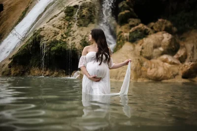 Beautiful maternity photo session