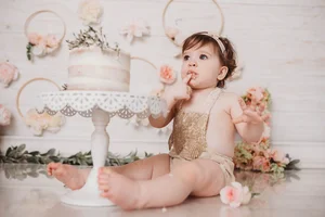 Boho floral cake smash session in Dallas