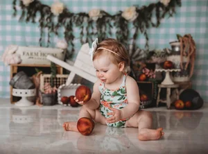 Peach themed cake smash session in Texas